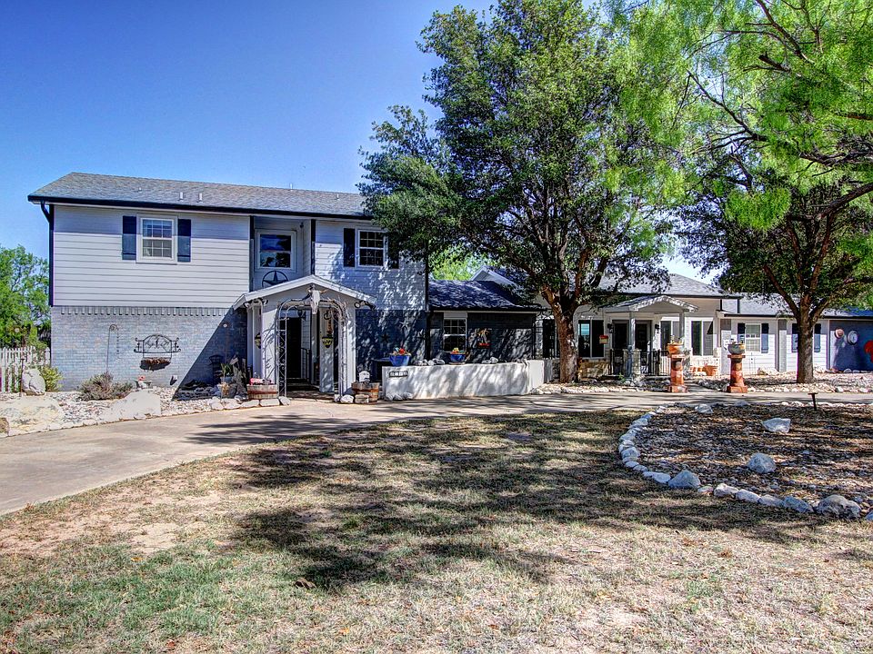1st image of 2062 Country Club Estates Cir