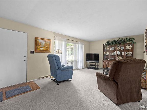 4th image of 34 Fenwood Dr