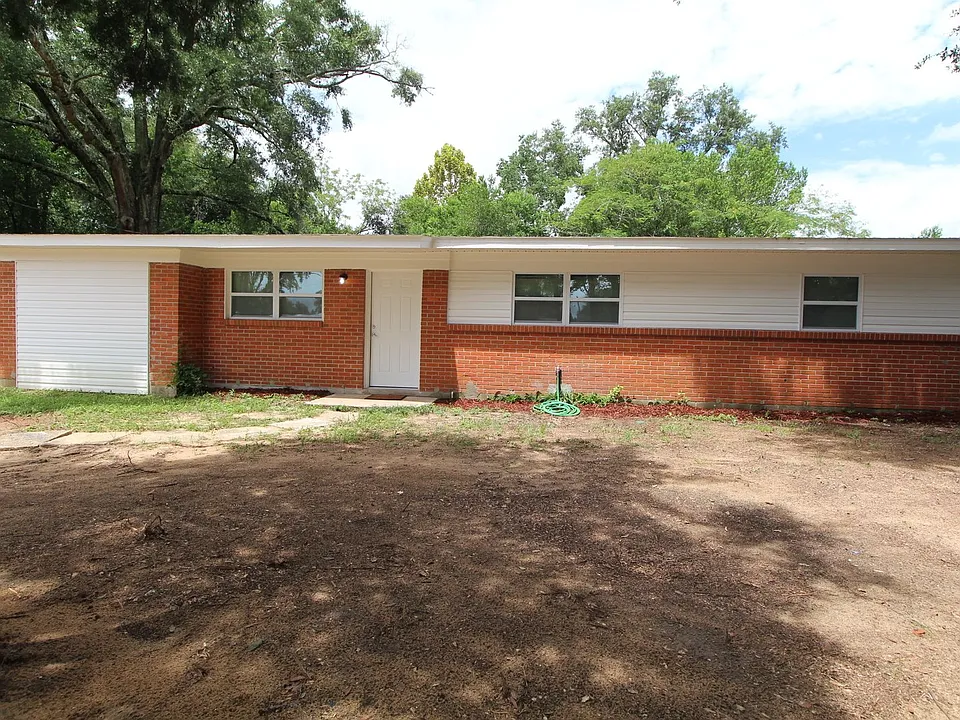 6037 Syrcle Ave