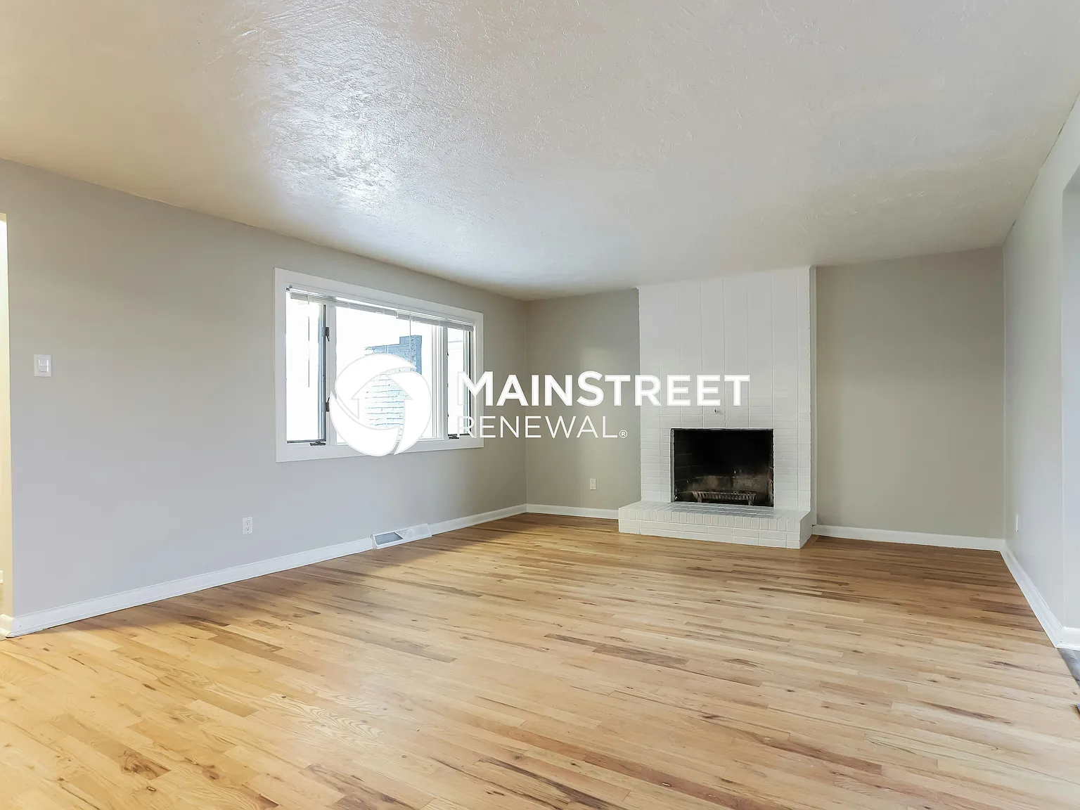 561 Iola Street — Photo 2