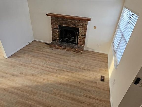 2nd image of 11838 Oakmont St