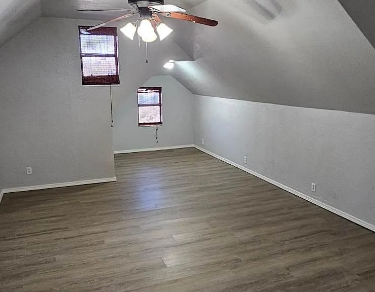2308 Shady Tree Ln — Photo 31