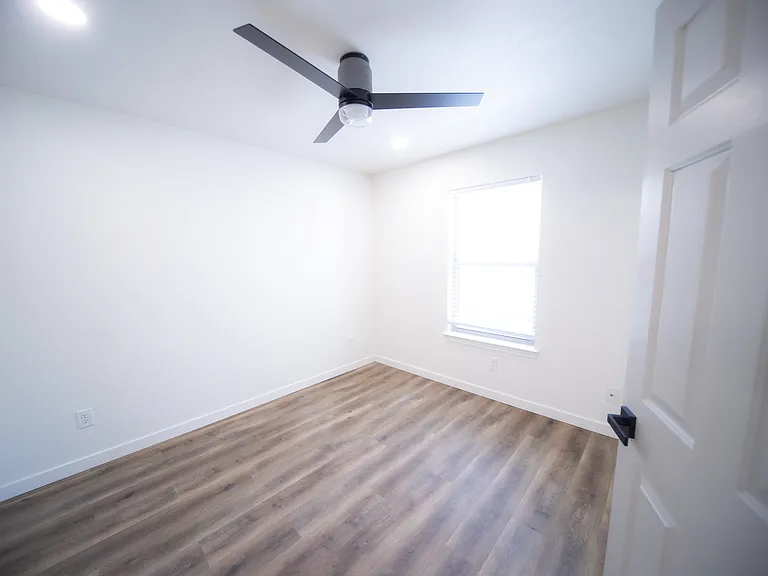 3235 S University Dr — Photo 28