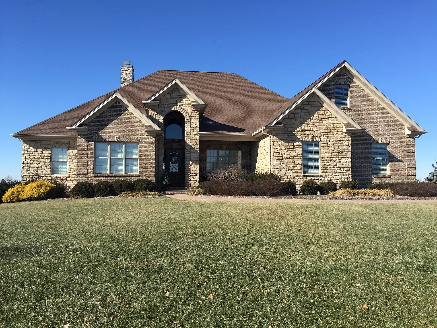 102 Middle Creek Dr photo 1
