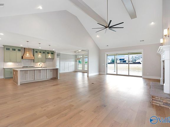 4th image of 128 Bellawoods Dr