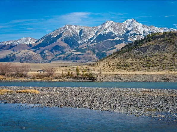 Highway 89, Emigrant, MT 59027