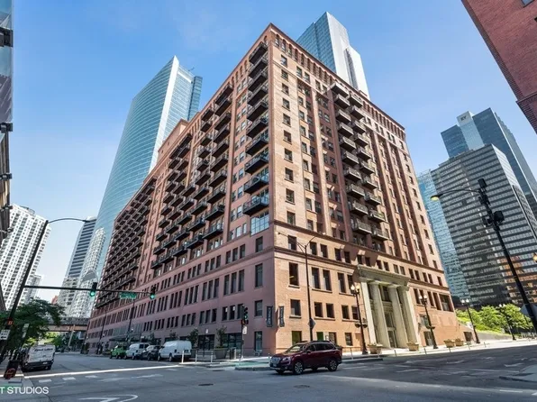165 N Canal St APT 726, Chicago, IL 60606