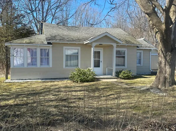 2643 Main St, Crown Point, NY 12928