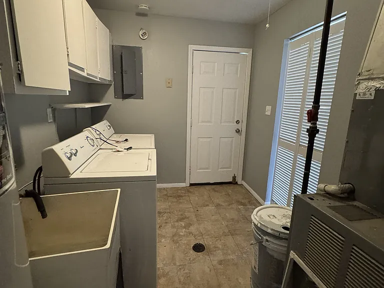 2144 Sonoma St — Photo 5