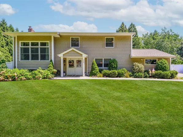 15 Polly Drive, Huntington, NY 11743