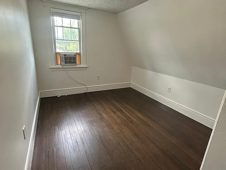 272 Lake Ave — Photo 14