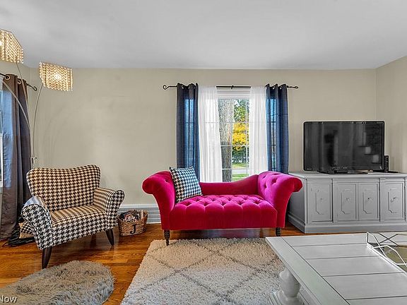 3rd image of 15811 Fernway Ave