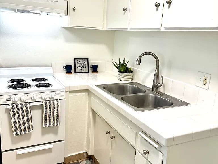 16915 Crenshaw Blvd #21 — Photo 3