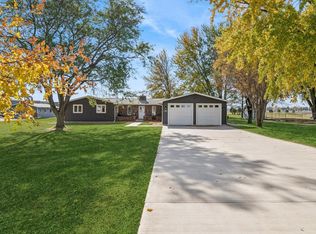 200 Greenwood Ave W, Hector, MN 55342