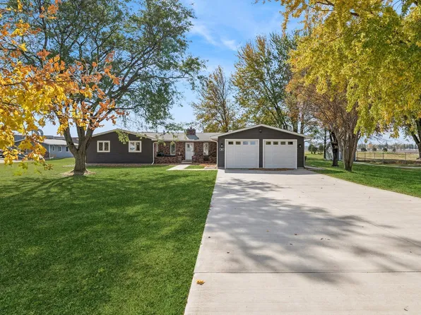 200 Greenwood Ave W, Hector, MN 55342