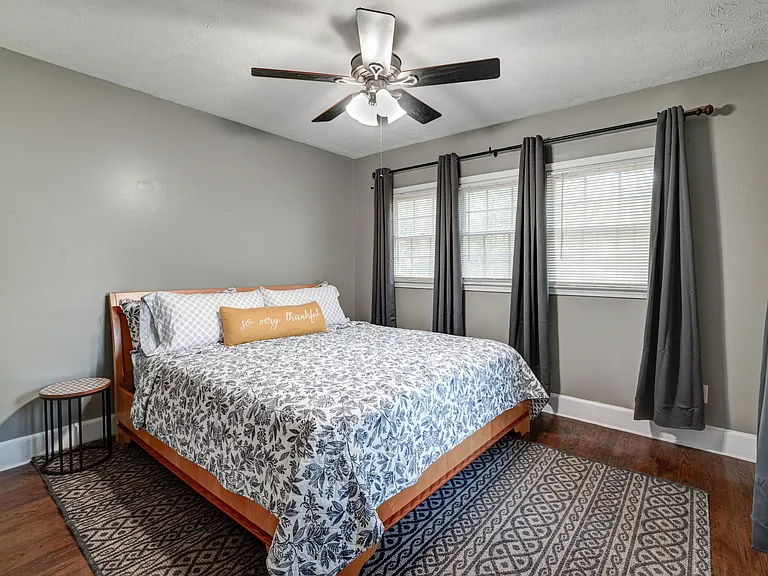 2518 Lester St — Photo 11