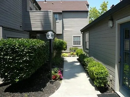 Courtside Village — Photo 4