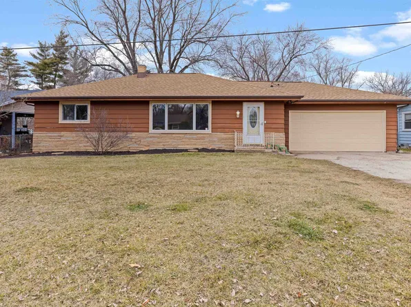9405 Baldwin Dr, Machesney Park, IL 61115
