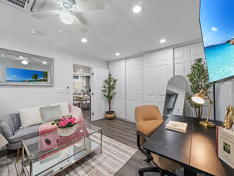 Whether you're working remotely or curling up with a book, this living space gives you the flexibility to do it all.
