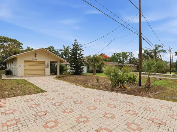 1066 Highlands Dr, Naples, FL 34103