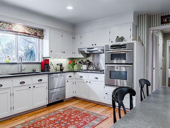 5th image of 3031 S Josephine St