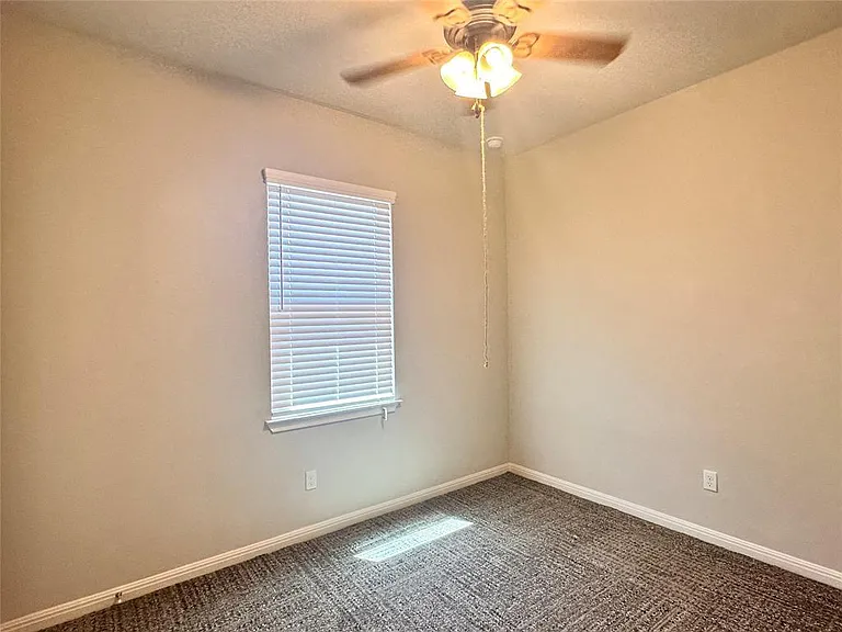 137 Rustic Glen Dr — Photo 17