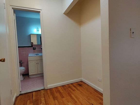 5th image of 2501 Morris Ave #6A
