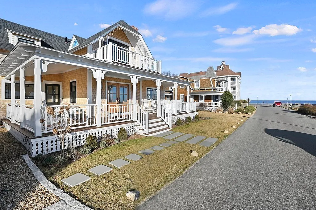 9 bed, 6.5 bath, 3500 sqft, $28,500 — Photo 2