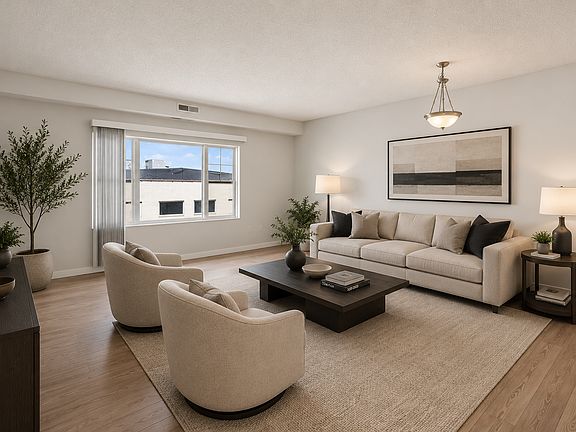 4th image of 619 8th St SE Unit 308