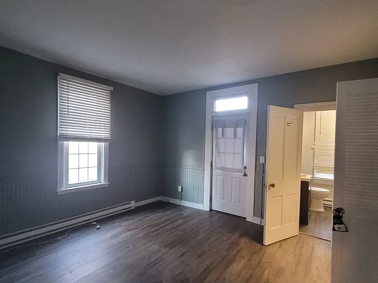 136 N Market St — Photo 4