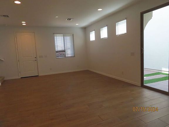 4th image of 1260 W Sparrow Dr