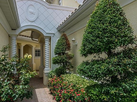 4th image of 810 Triano Cir #810