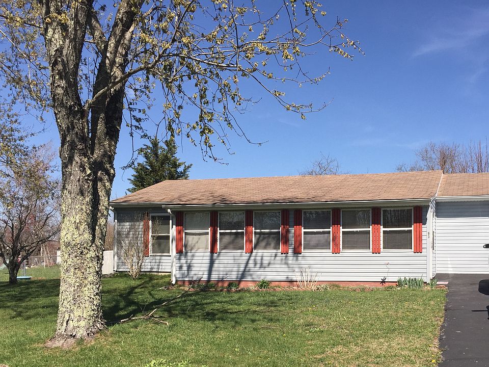 1st image of 93 Phillips Dr