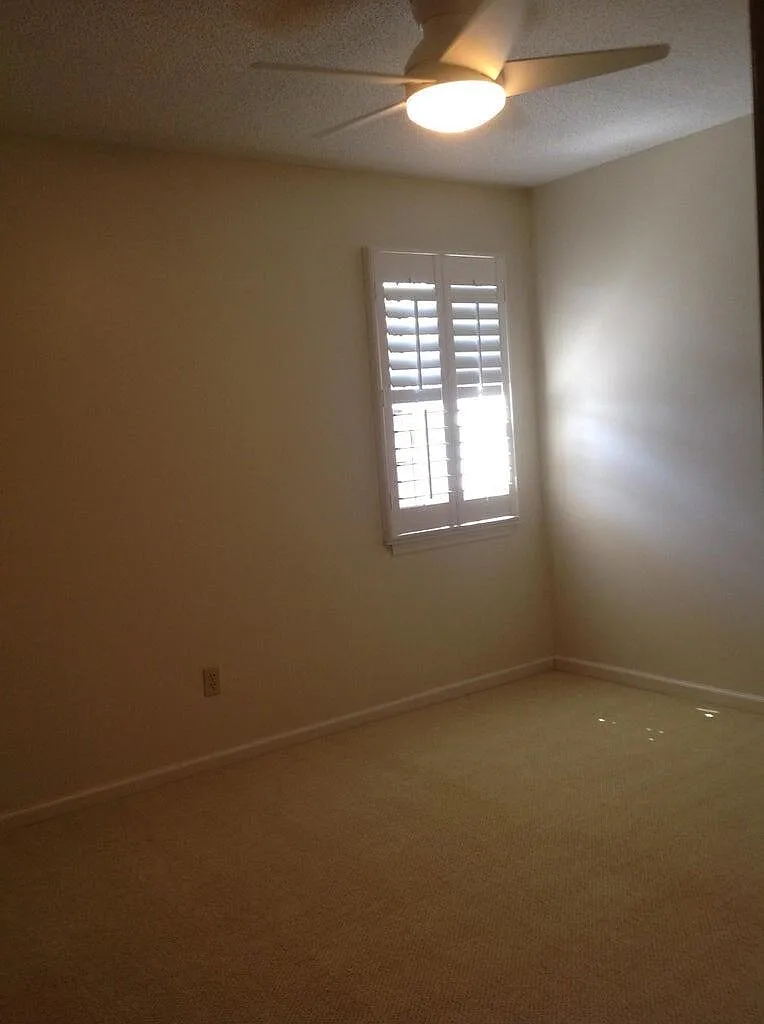 101 Timber Ln — Photo 3