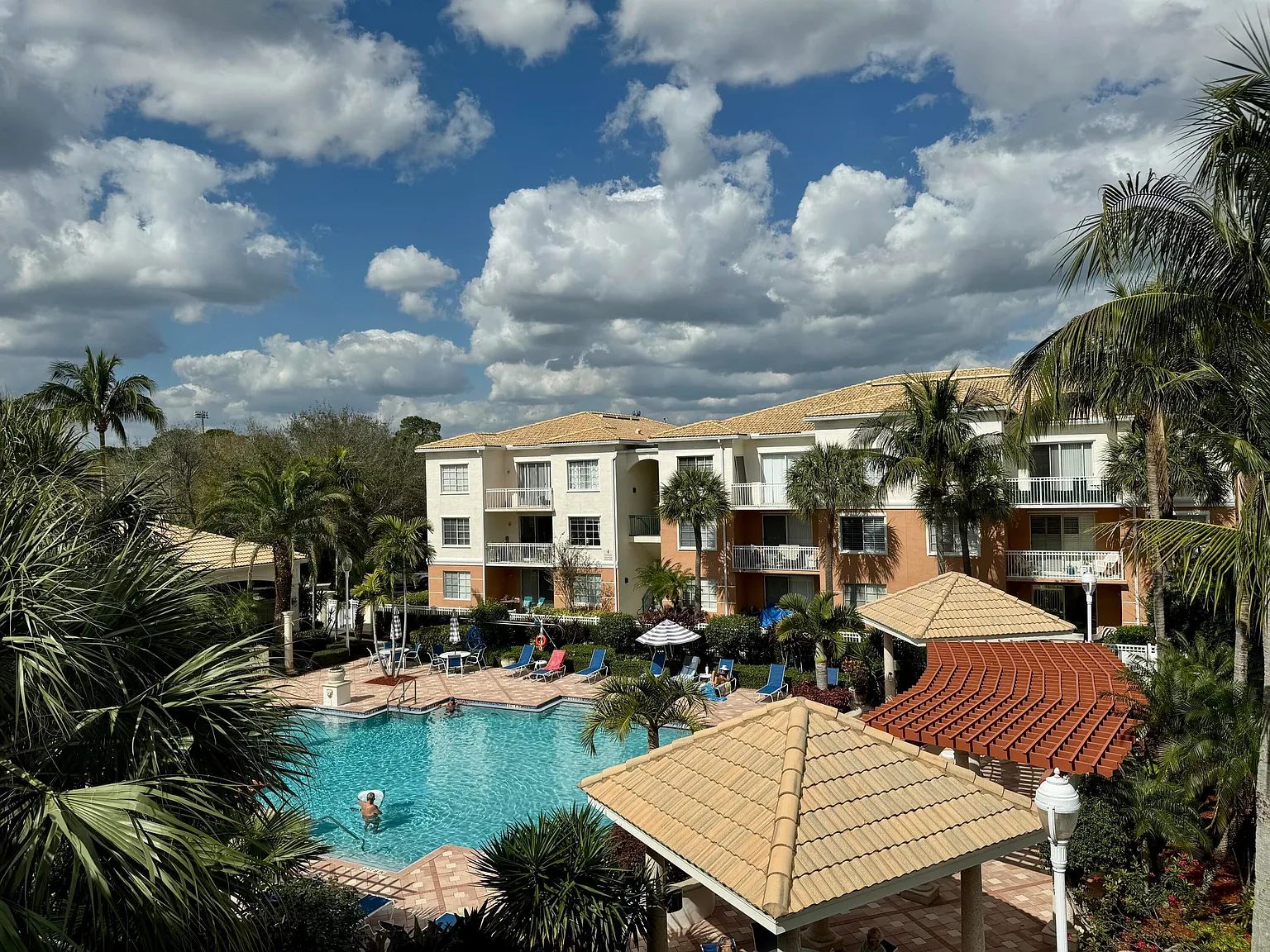 2 bed, 2.0 bath, 1004 sqft, $3,000 — Photo 4