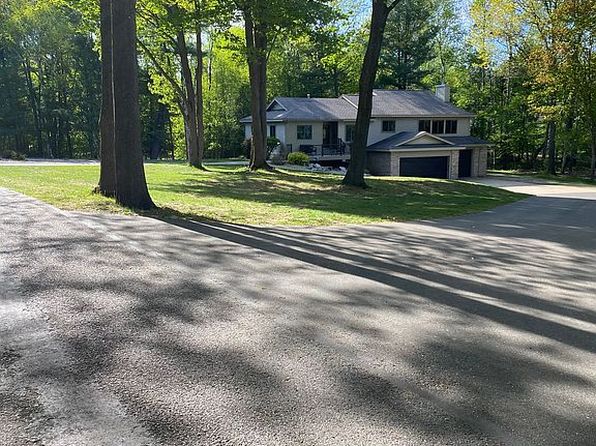 1037 Bass Lake Rd
