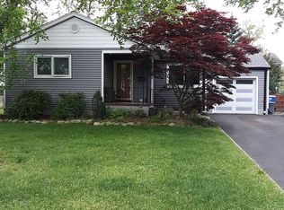 6 School St, Green Brook, NJ 08812