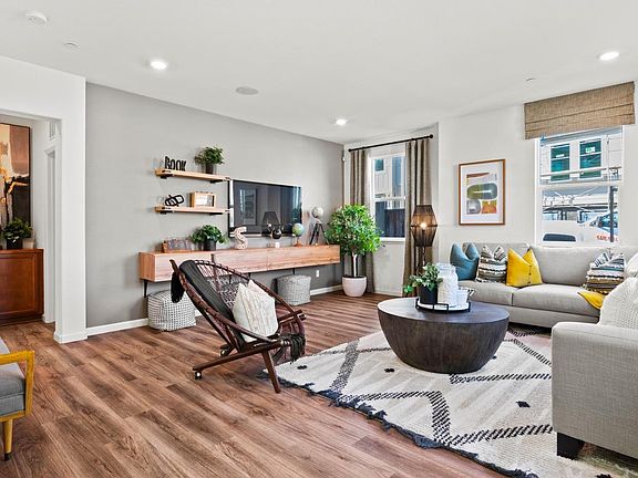 5th image of 514 Sapphire Street