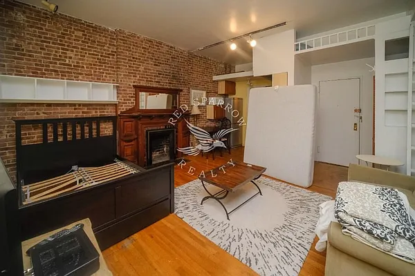 Rented by Red Sparrow Realty Group | media 7