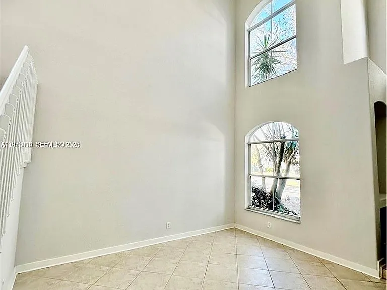 4946 SW 38th Way — Photo 6
