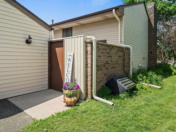 15 Marie Ave E, West Saint Paul, MN 55118