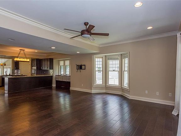 3rd image of 5345 Carrollton Ave