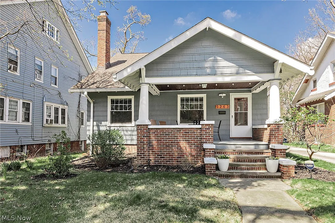 3263 Euclid Heights Blvd photo 1