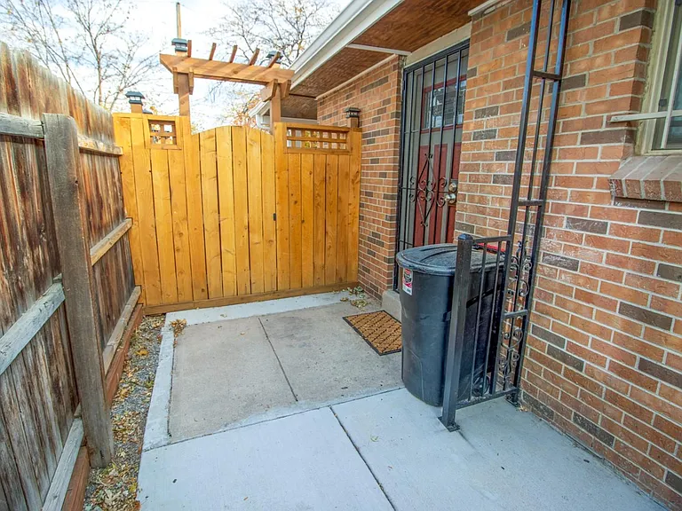 2431 N Humboldt St — Photo 36