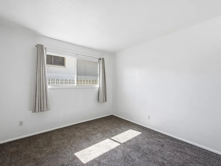 124 E Minton Dr — Photo 11