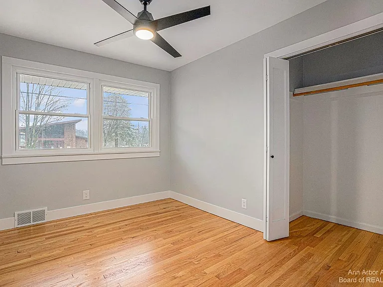 1165 Pauline Blvd — Photo 8