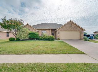 530 Valarie Ln, Midlothian, TX 76065