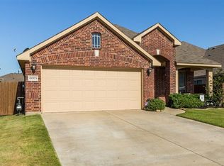 8005 Ash Meadow Dr, Fort Worth, TX 76131