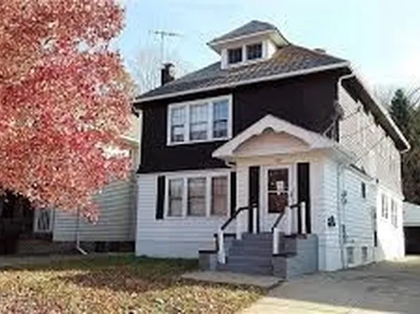 17830 Dillewood Rd, Cleveland, OH 44119