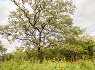 862 Dowdy Rd, Seguin, TX 78155